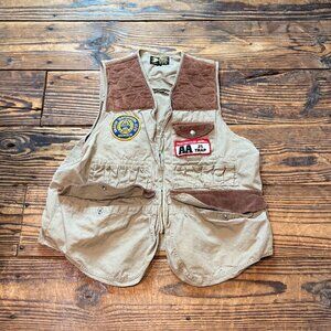Vintage Hurricane INTERNATIONAL Fly Fishing Vest Mens Size Large Tan w/ Patches